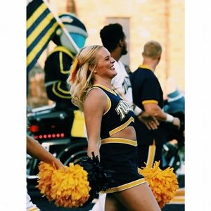 Meet your Posher, Olivia